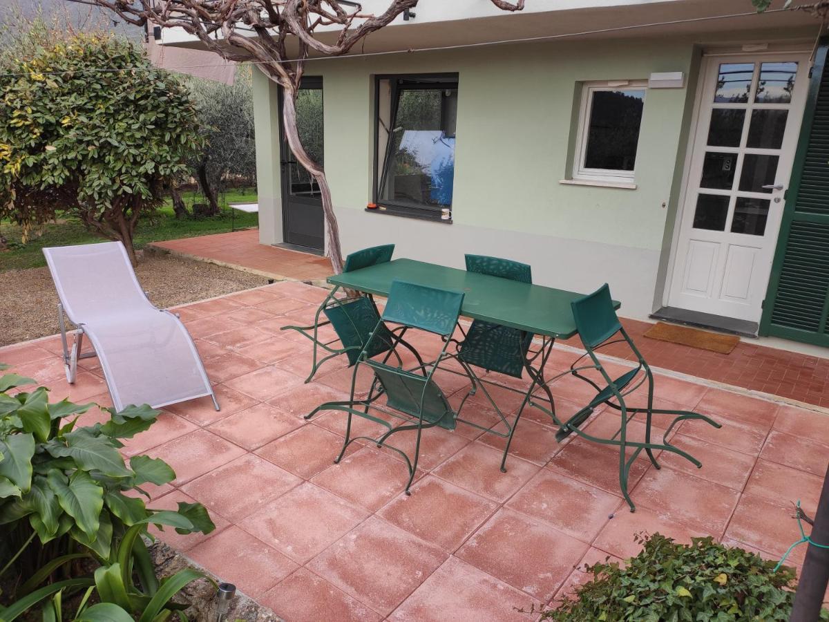 Independent apartment with a fabulous patio - Casa Penny Cisano sul Neva Bagian luar foto
