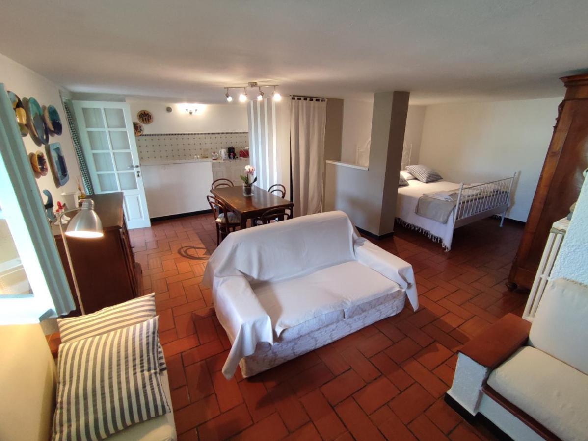 Independent apartment with a fabulous patio - Casa Penny Cisano sul Neva Bagian luar foto
