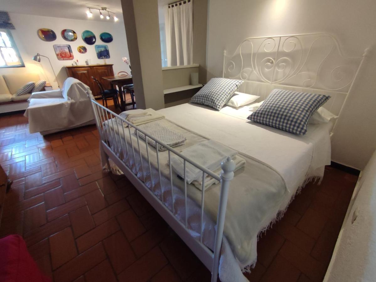 Independent apartment with a fabulous patio - Casa Penny Cisano sul Neva Bagian luar foto